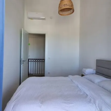 Havuzlu Tas Ev بيت للعطل Çeşme
