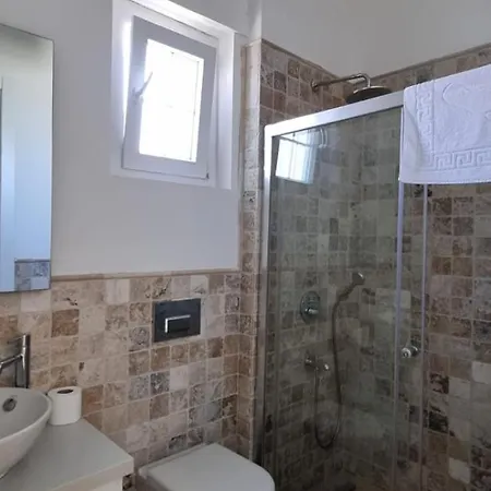 Casa de Férias Havuzlu Tas Ev Çeşme