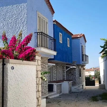 Havuzlu Tas Ev Casa de Férias